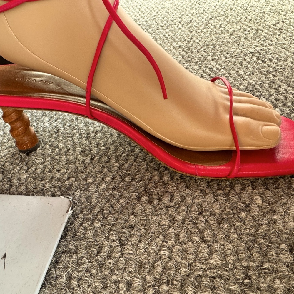 Rejina Pyo leather sandals fiusha color, size 40 with  straps and wooden heel .